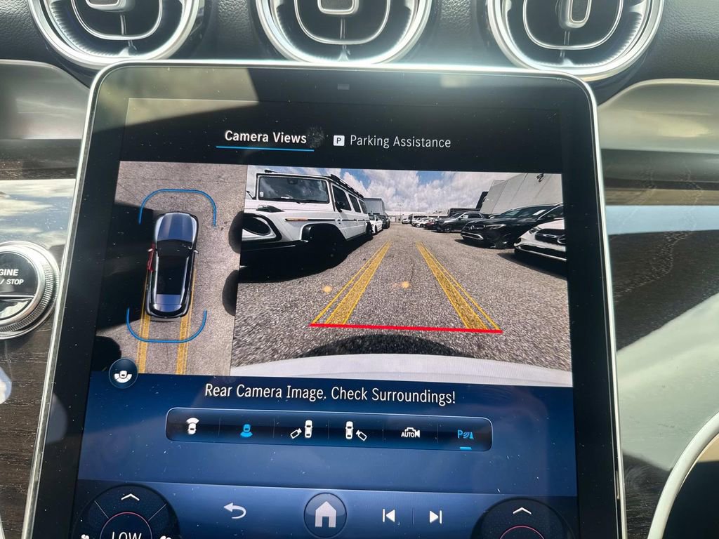 Used 2025 Mercedes-Benz GLC 350e 4MATIC image 12