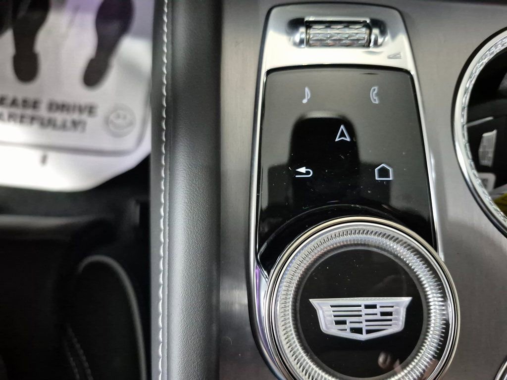 New 2026 Cadillac Vistiq Platinum w/ LPO, Floor Liner Package image 25