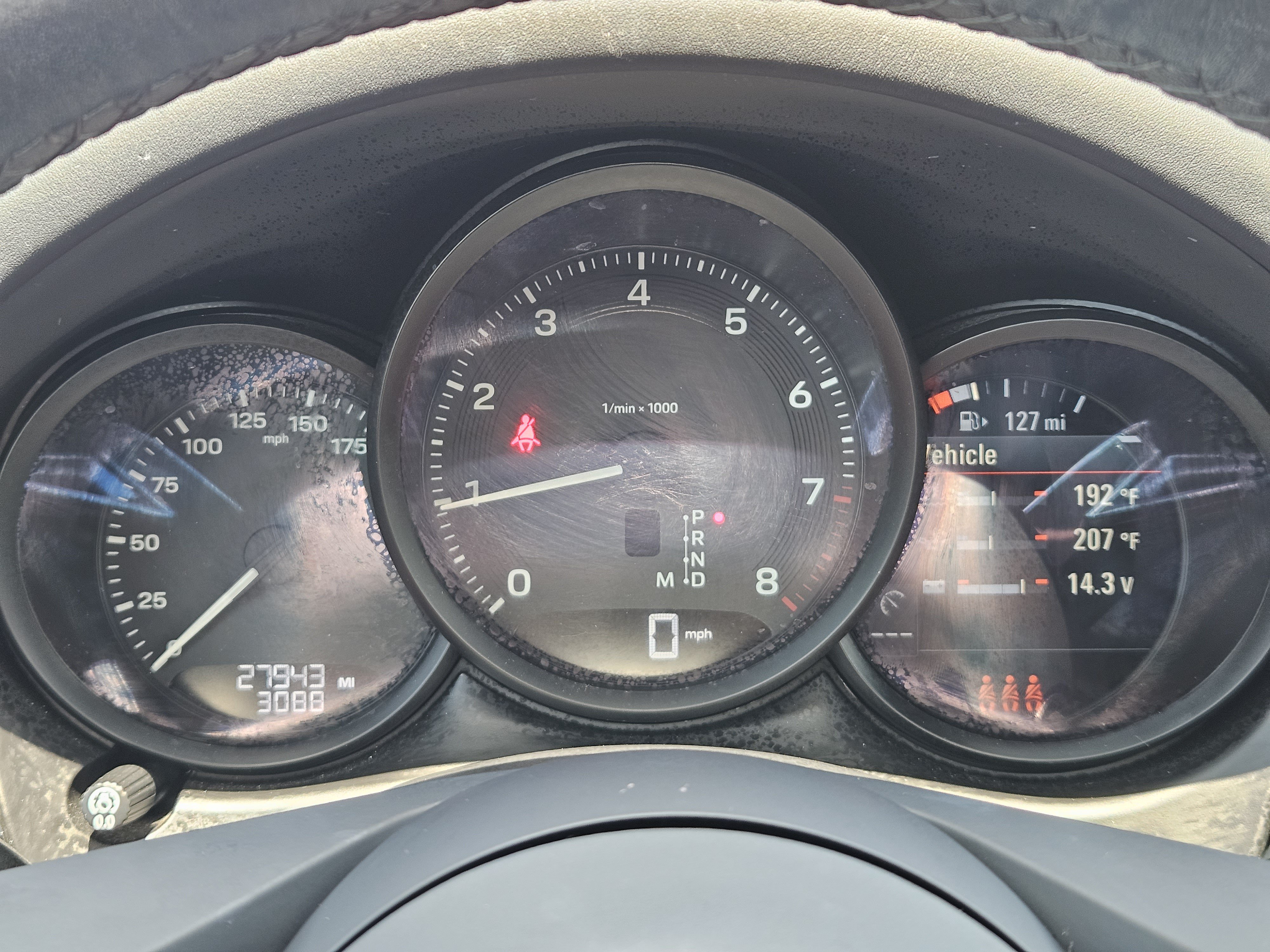 Certified 2023 Porsche Macan AWD/4WD image 16
