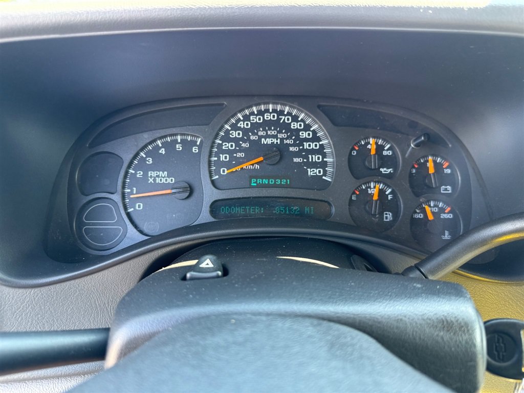 Used 2004 Chevrolet Suburban LS RWD image 18