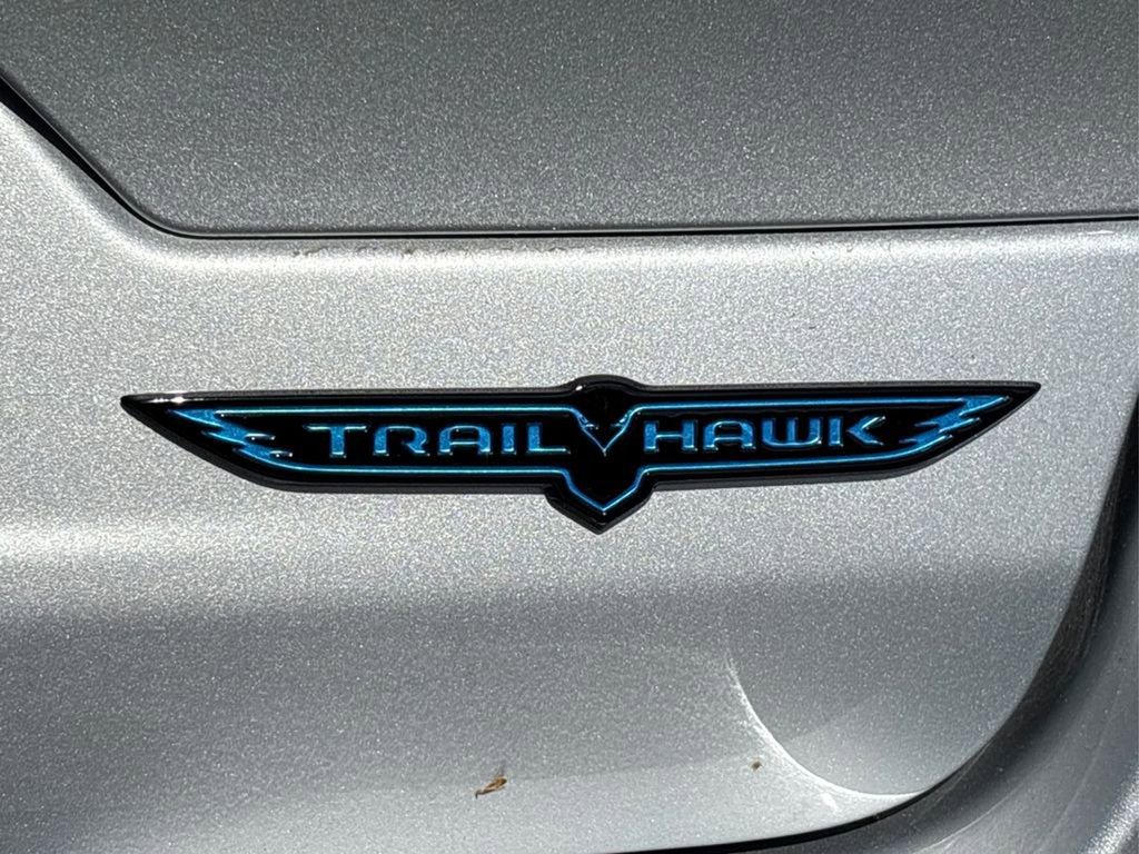 Used 2024 Jeep Grand Cherokee Trailhawk w/ Advanced Protech Group II image 15