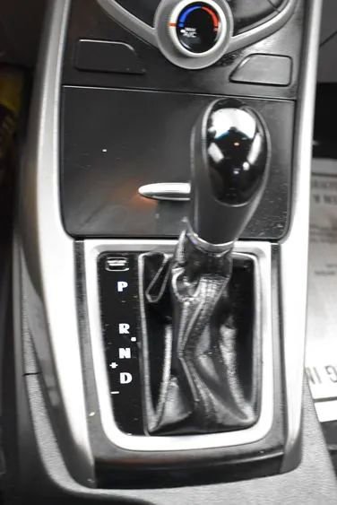 Used 2014 Hyundai Elantra SE FWD image 29