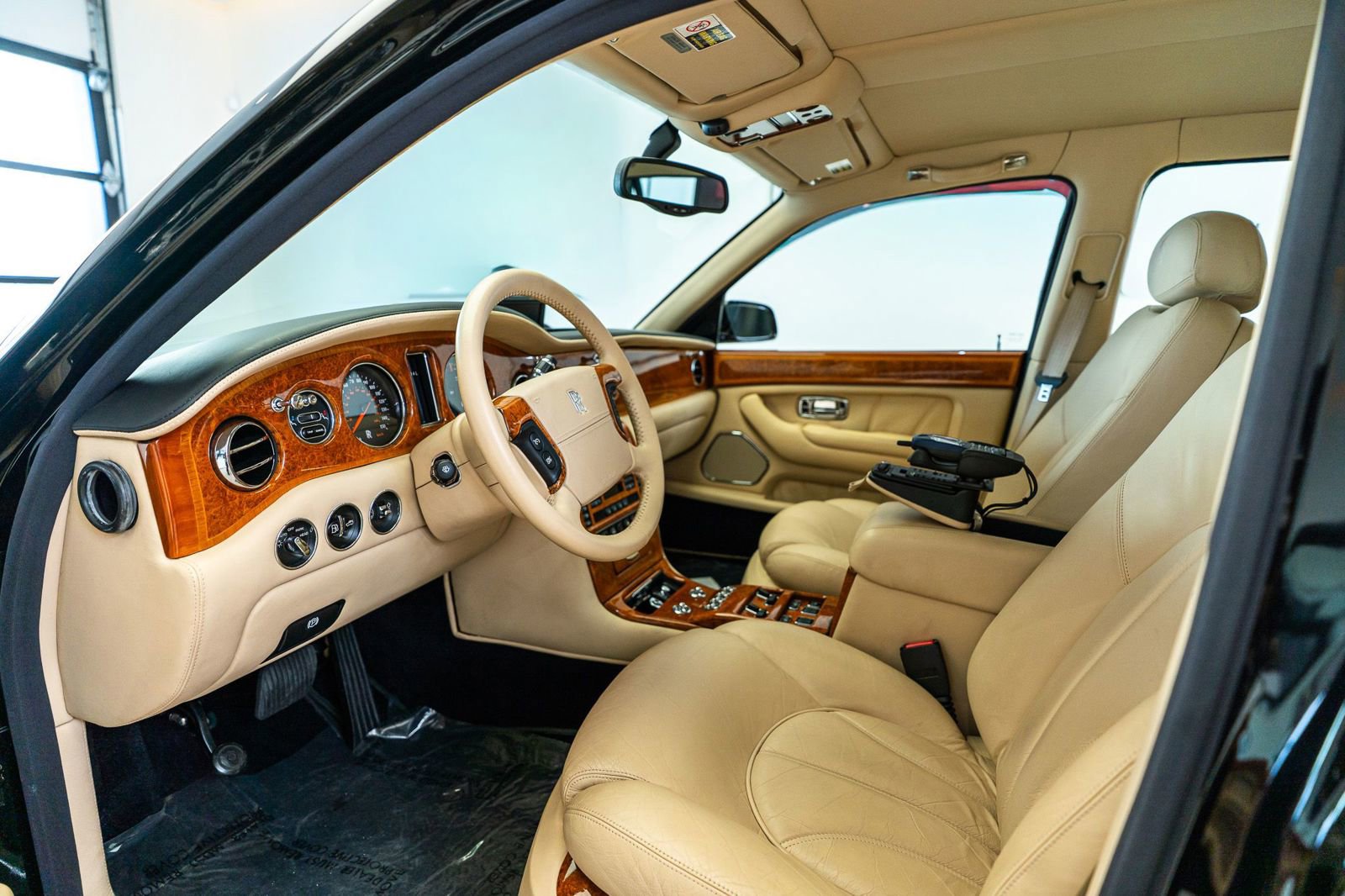 Used 2002 Rolls-Royce Park Ward image 16