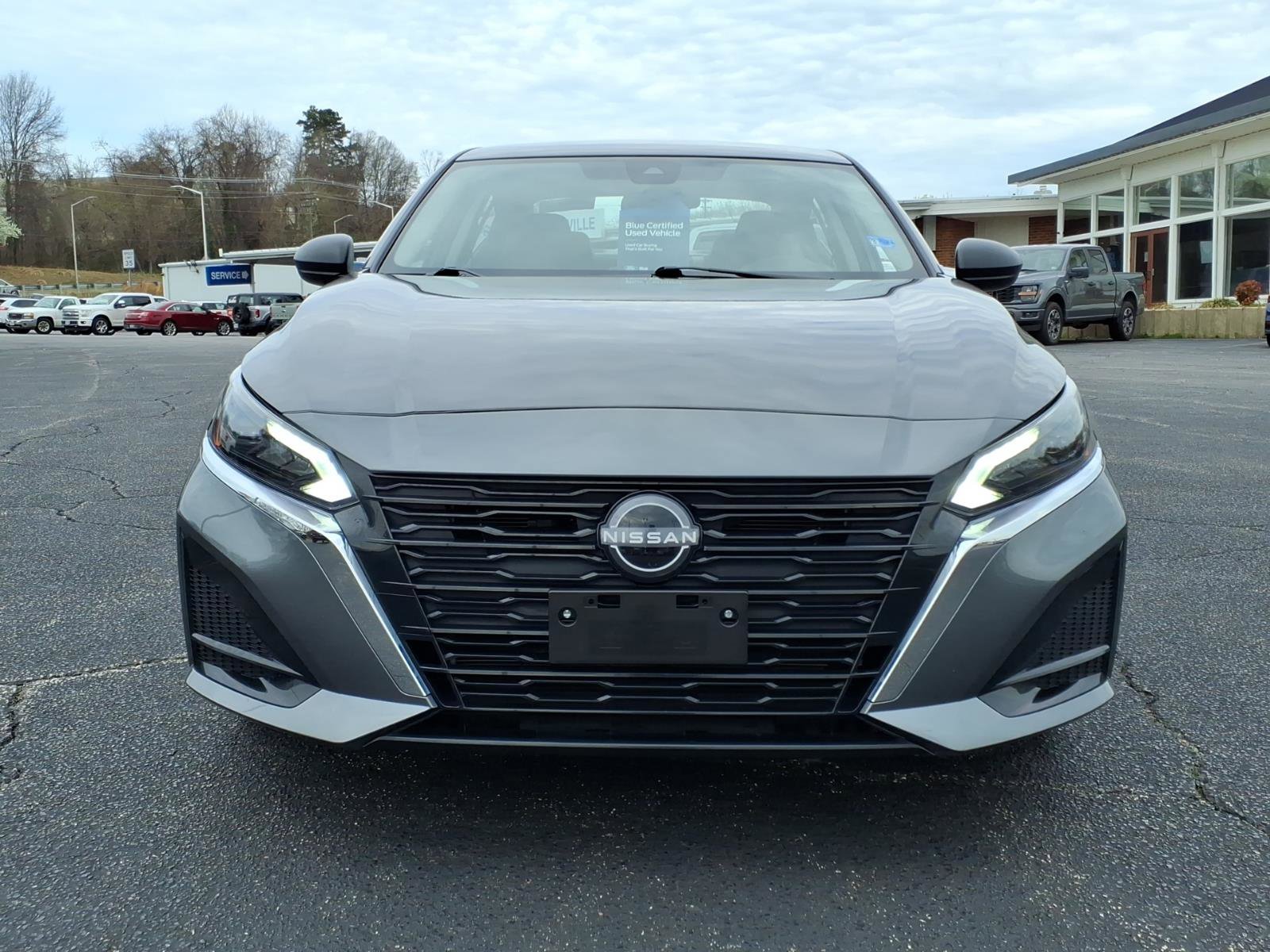 Used 2025 Nissan Altima 2.5 SV image 3