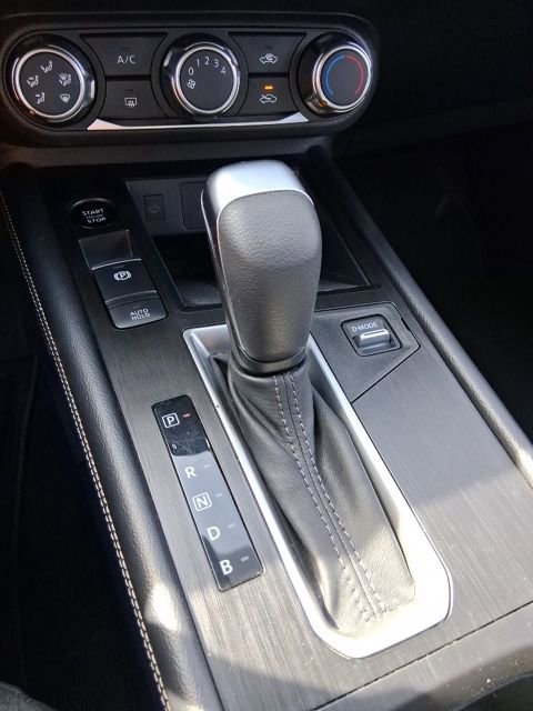 Used 2025 Nissan Kicks SV image 24