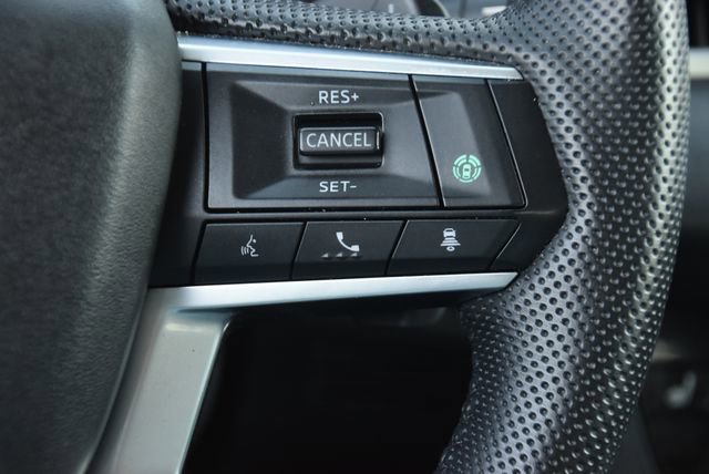 Used 2023 Mitsubishi Outlander AWD image 34