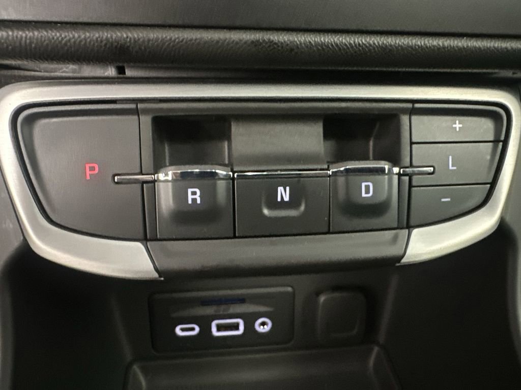 Used 2022 GMC Terrain SLT image 17