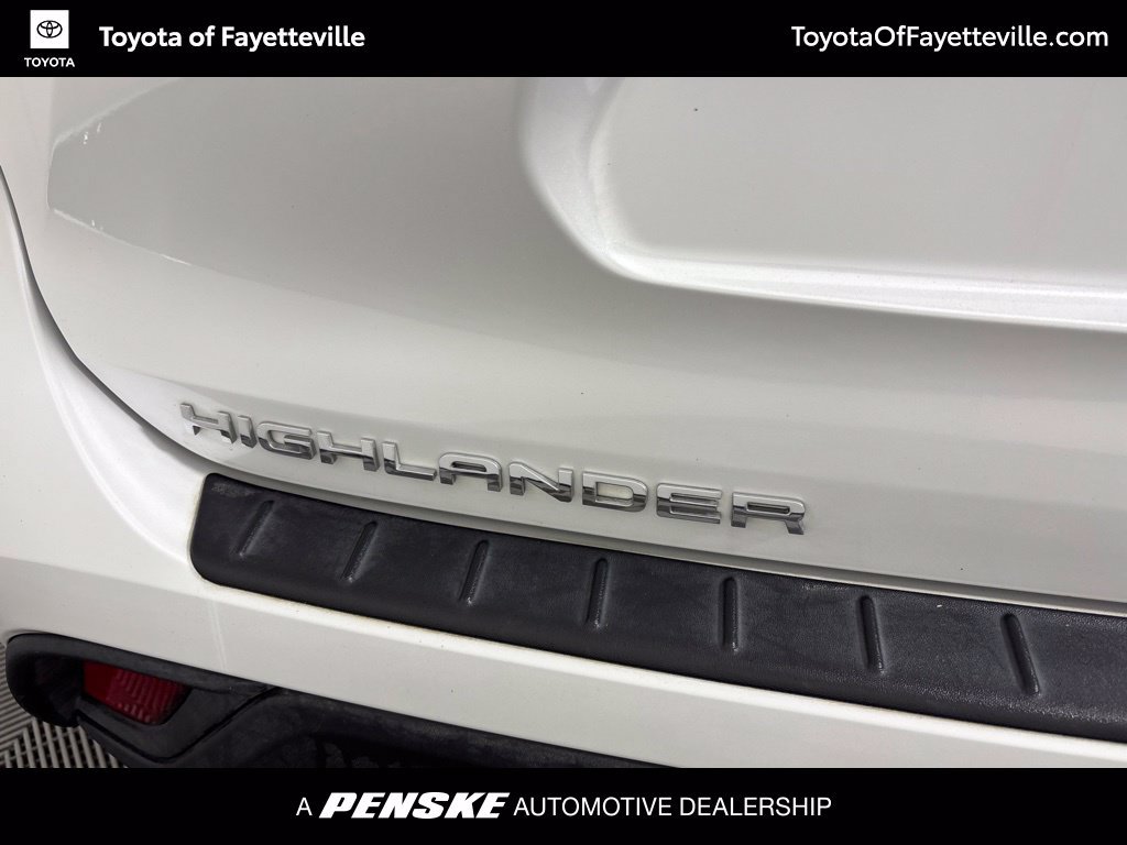Used 2023 Toyota Highlander XLE FWD image 5