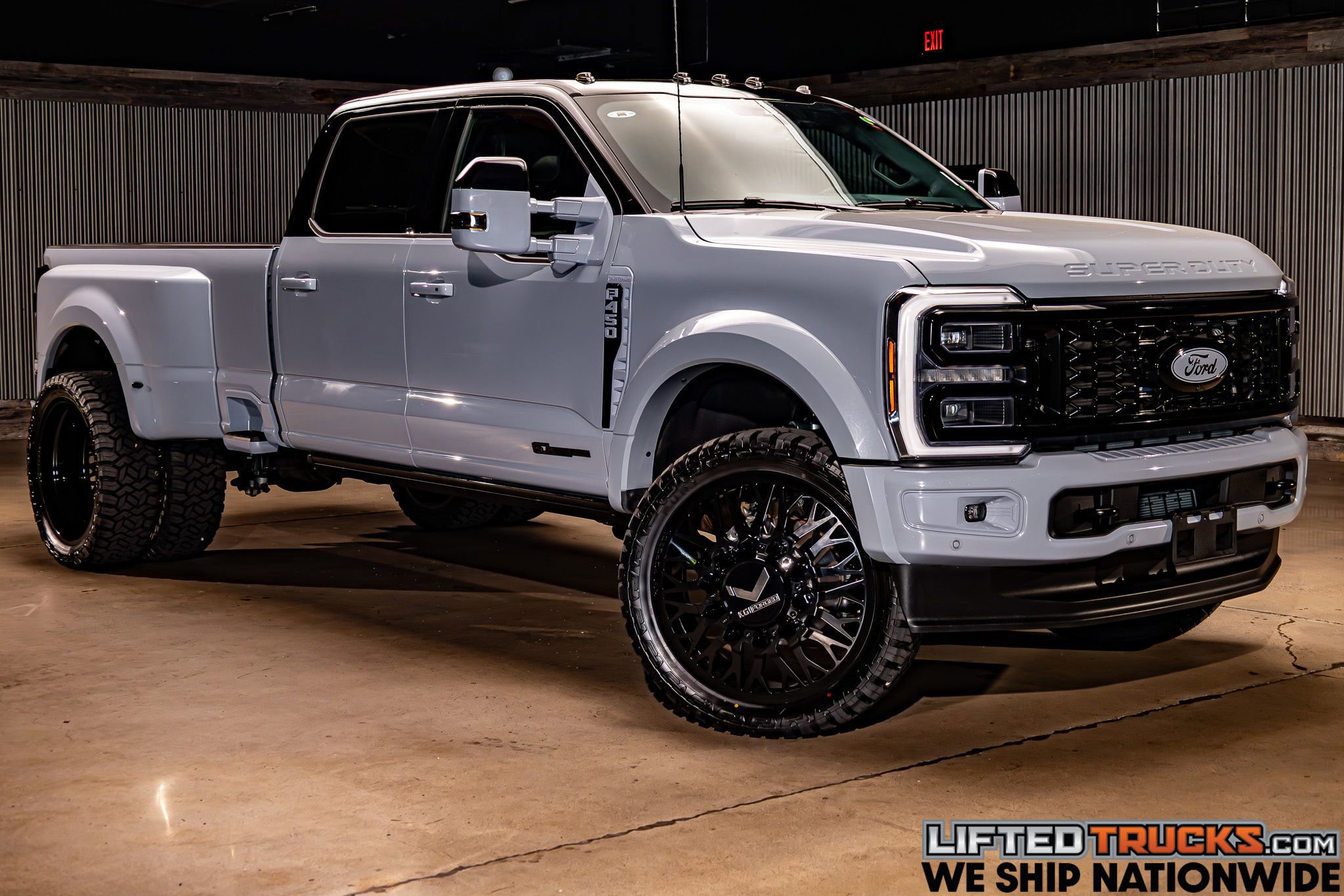 Used 2025 Ford F450 Platinum w/ FX4 Off-Road Package image 1