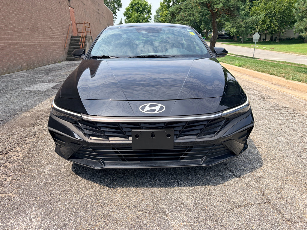 Used 2025 Hyundai Elantra Sport FWD image 8
