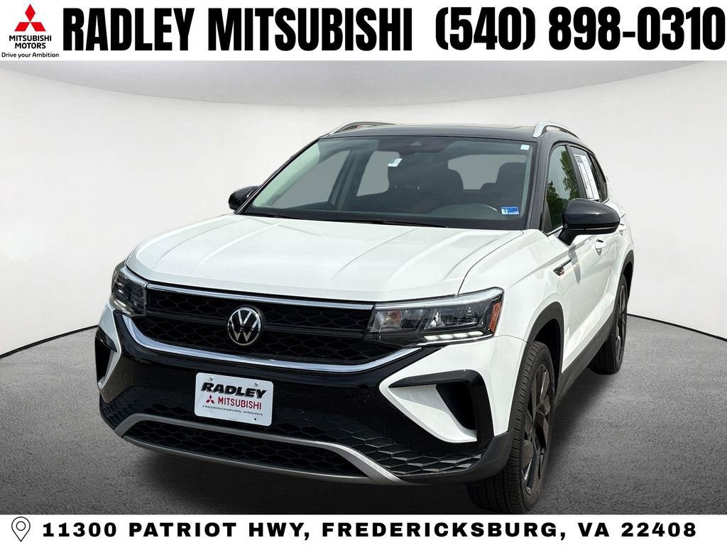Used 2024 Volkswagen Taos SE image 1