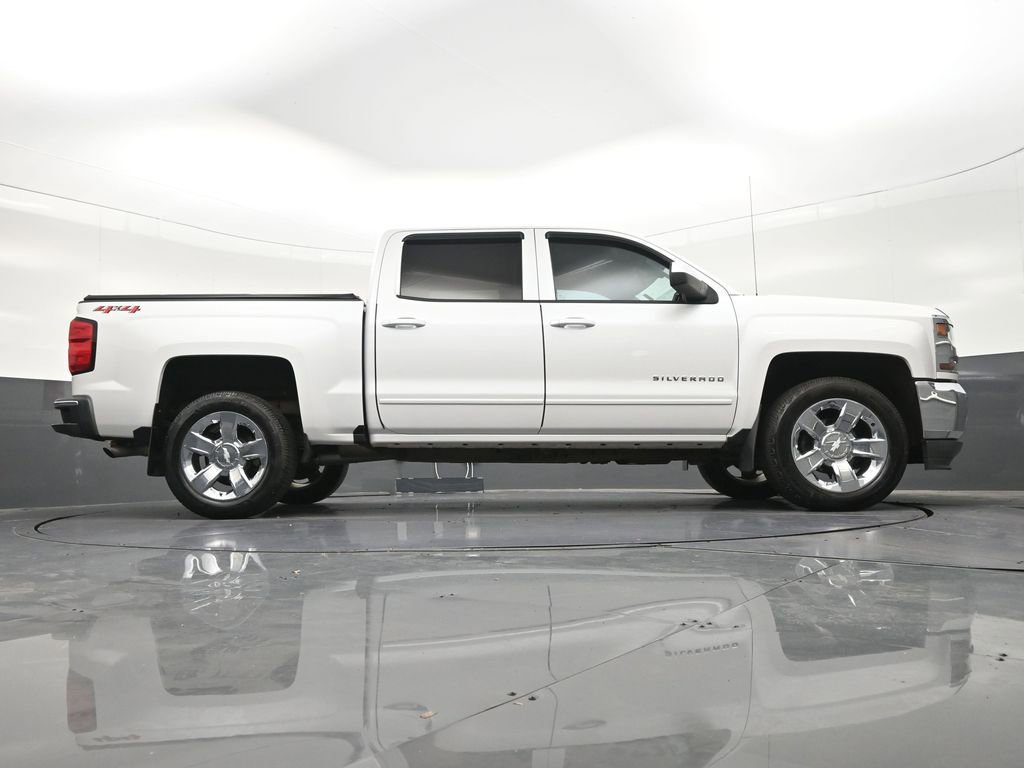 Used 2018 Chevrolet Silverado 1500 LT w/ LT Eassist Package AWD/4WD image 30