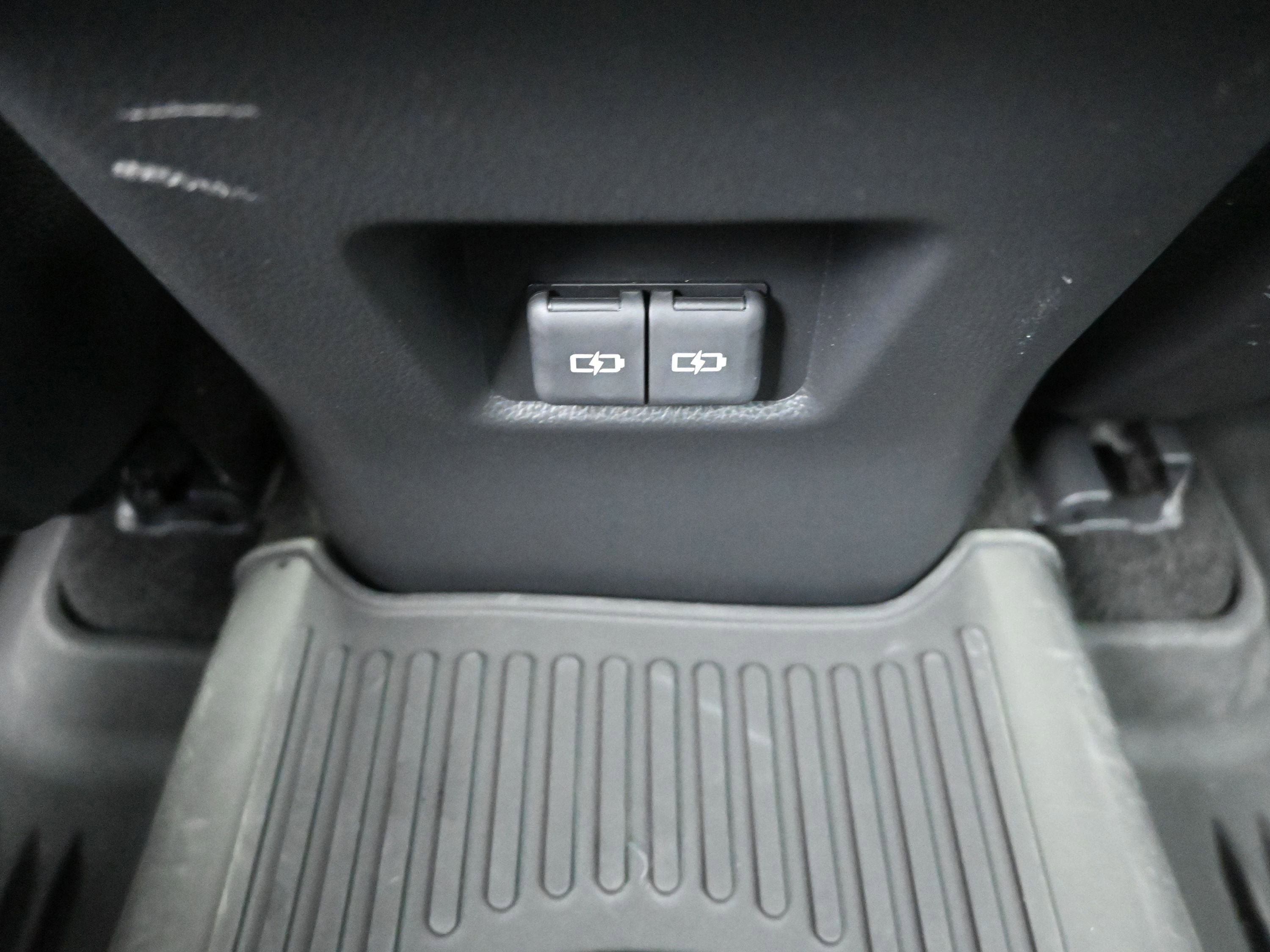 Used 2023 Toyota RAV4 SE w/ Weather & Moonroof Package AWD/4WD image 26