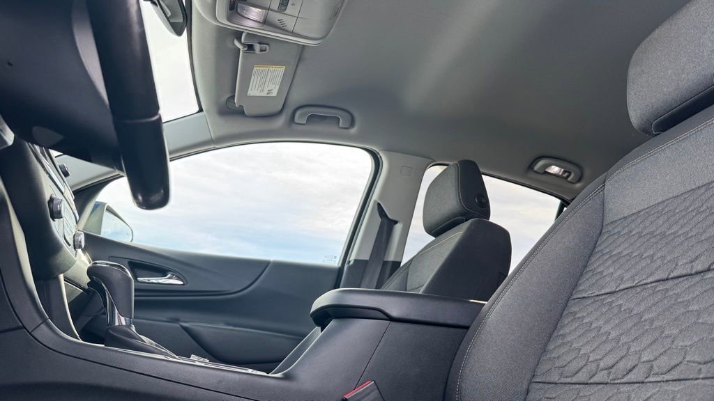 Used 2020 Chevrolet Equinox LT w/ Driver Convenience Package image 12