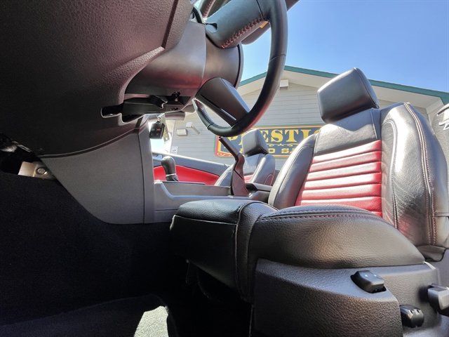 Used 2008 Ford Mustang Shelby GT500 RWD image 18
