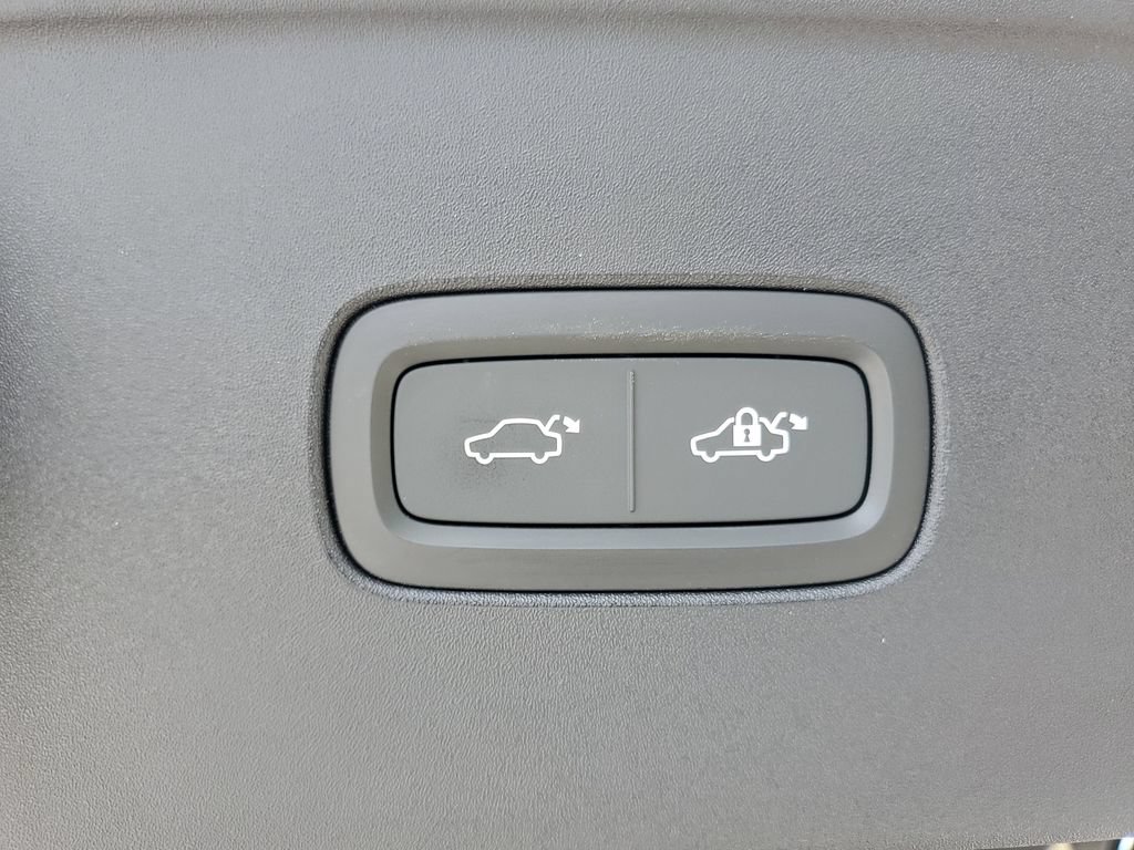 Certified 2025 Volvo EX90 Ultra AWD/4WD image 10