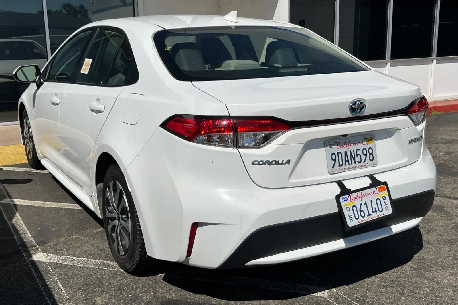 Used 2022 Toyota Corolla LE FWD image 6