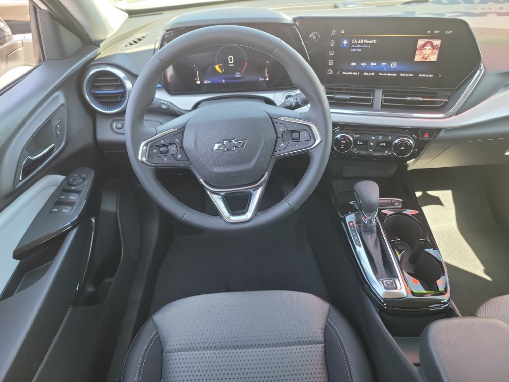 New 2026 Chevrolet Trax LT w/ Driver Confidence Package FWD image 4