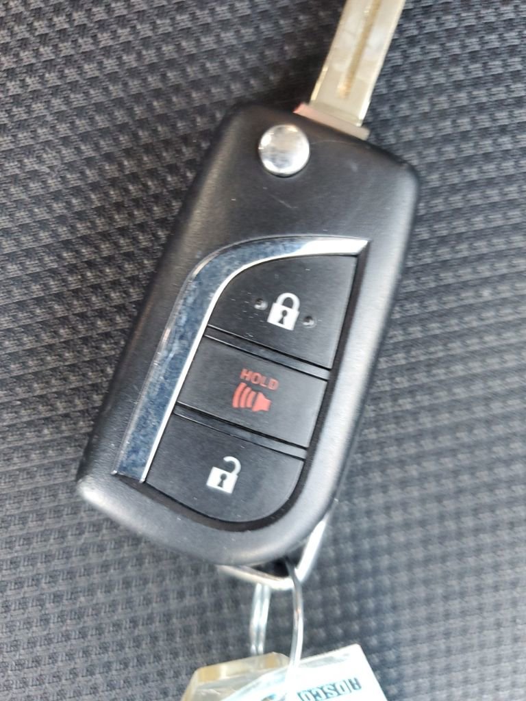 Used 2024 Toyota RAV4 LE image 33