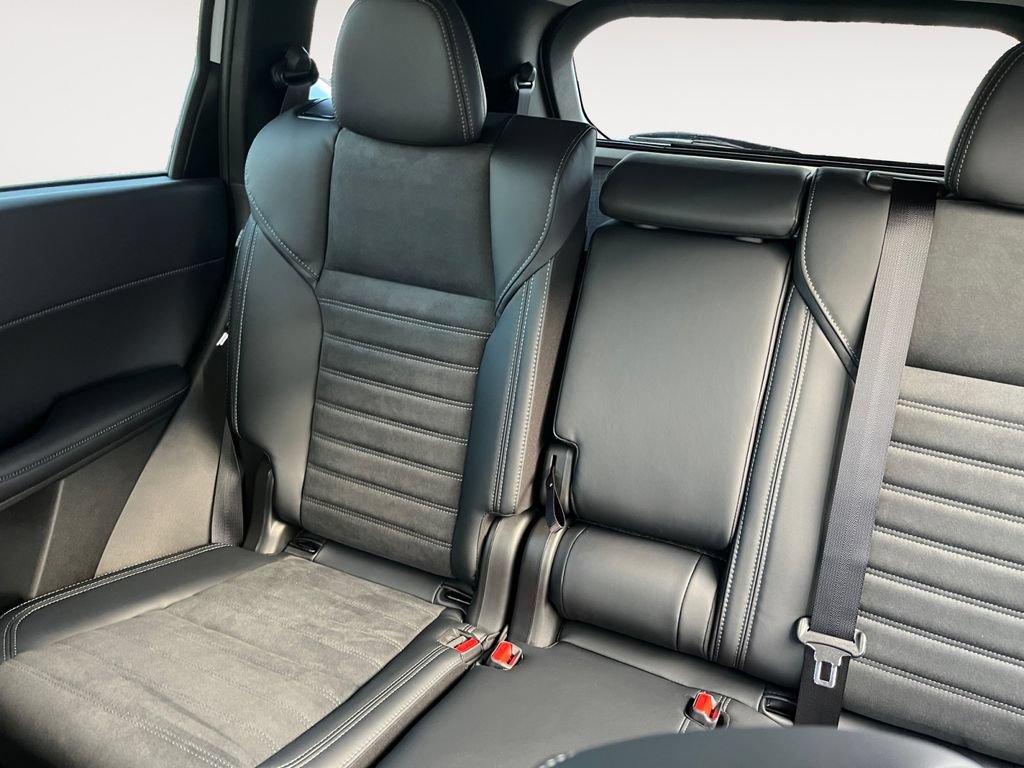 New 2026 Mitsubishi Outlander AWD image 13