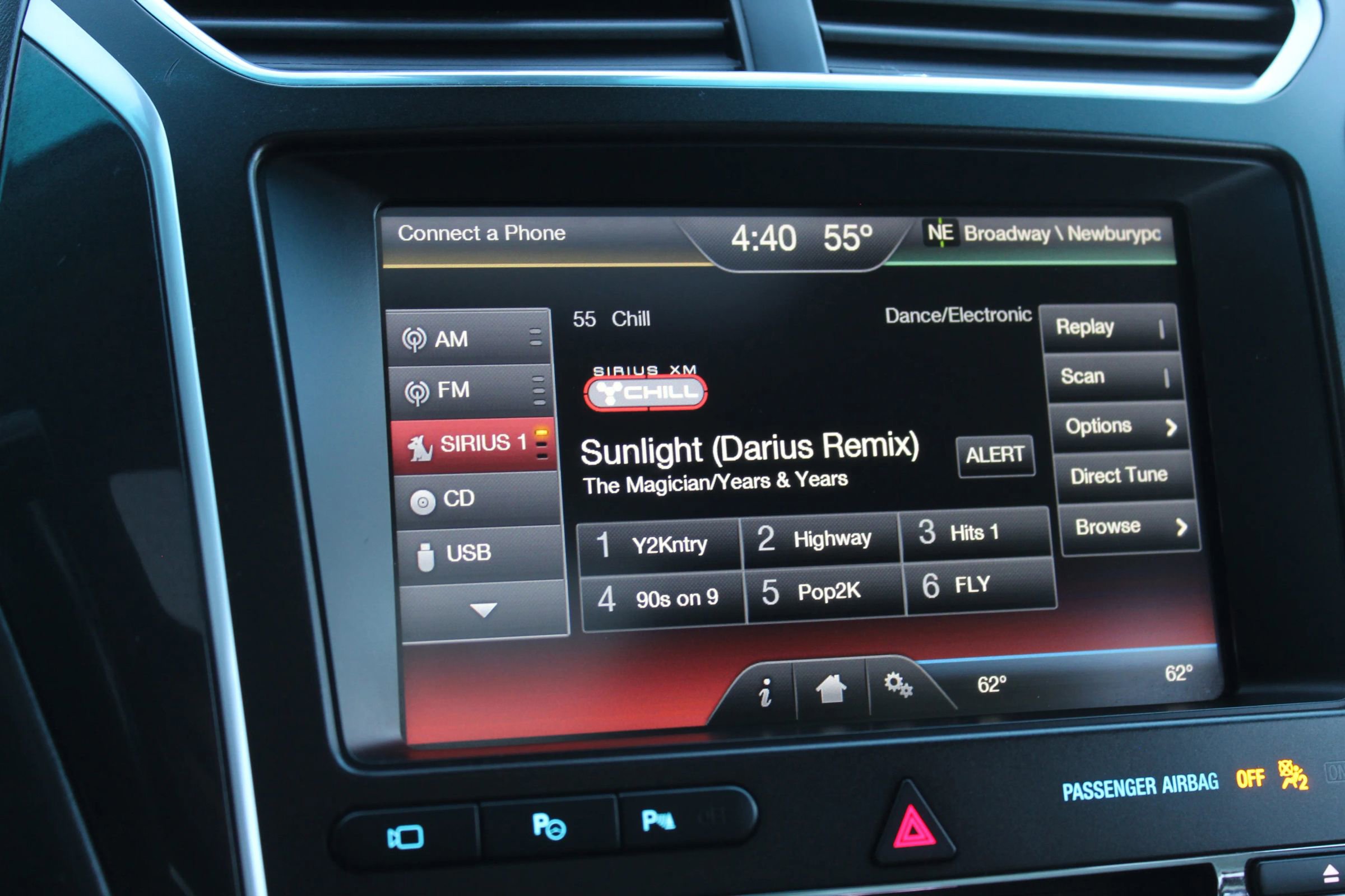 Used 2016 Ford Explorer Platinum image 38