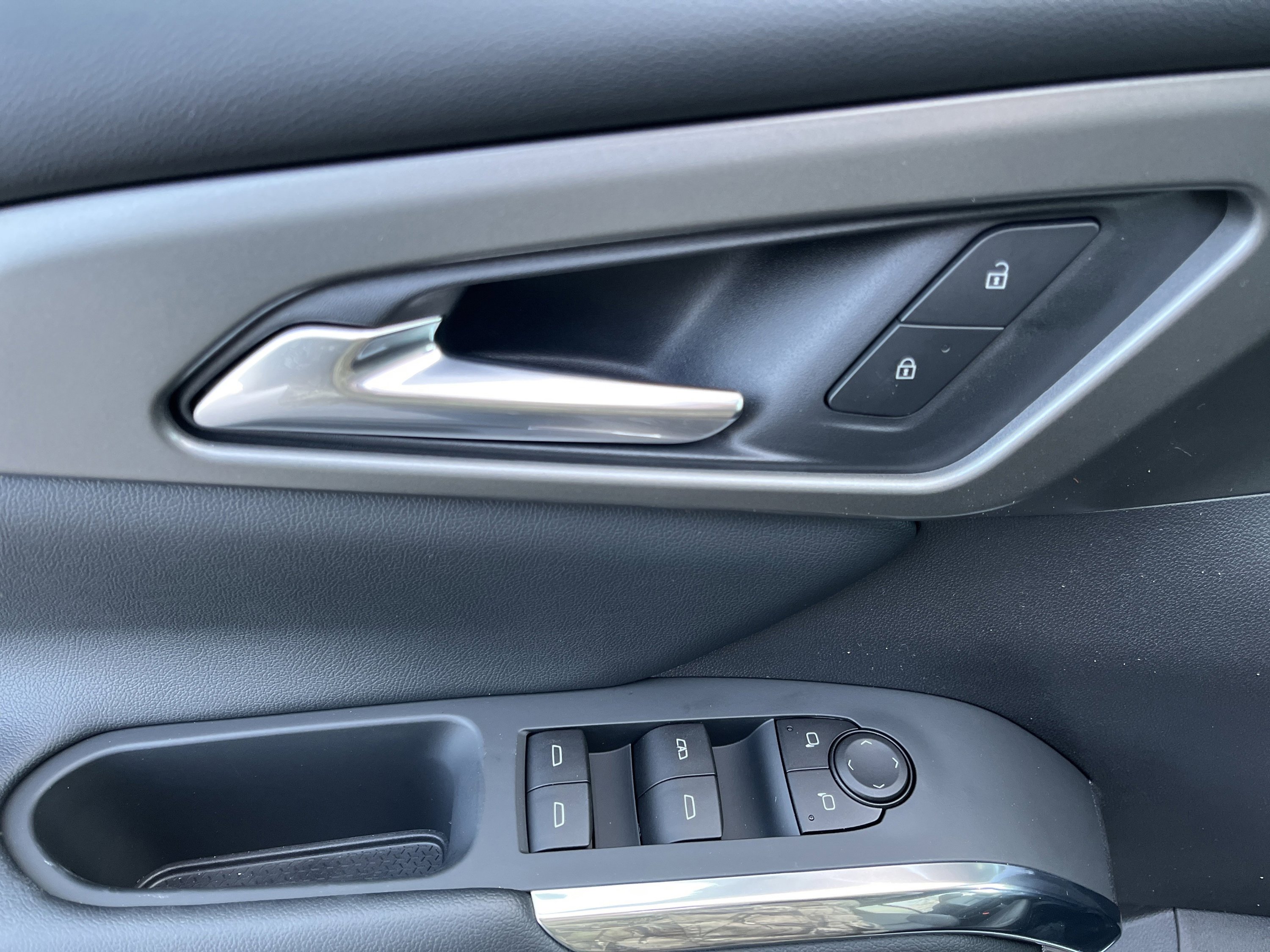 New 2026 Chevrolet Traverse LT image 18