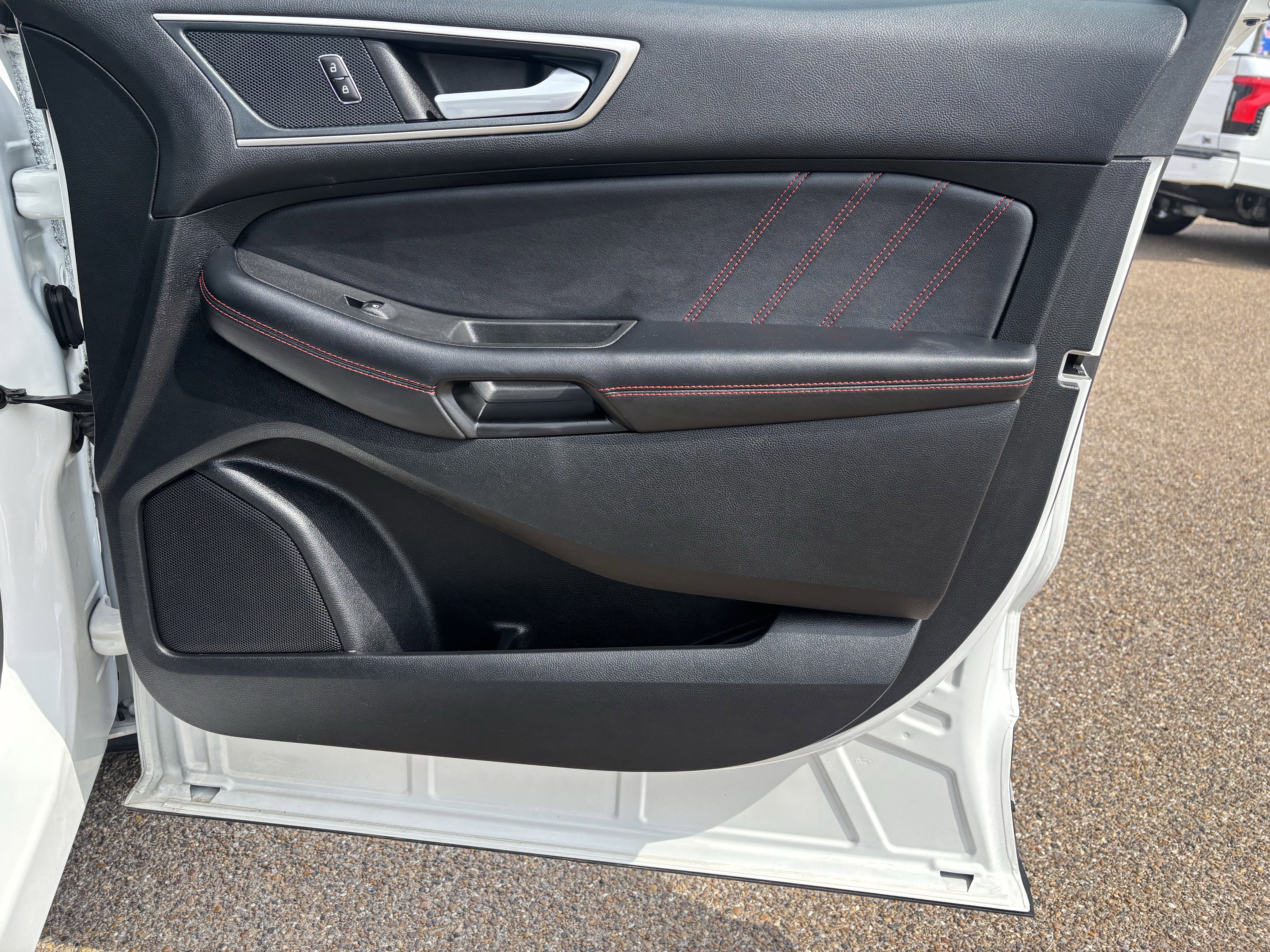 Certified 2024 Ford Edge ST-Line image 24