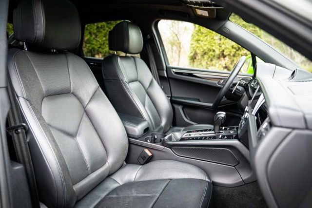Used 2022 Porsche Macan S w/ Premium Package Plus image 39
