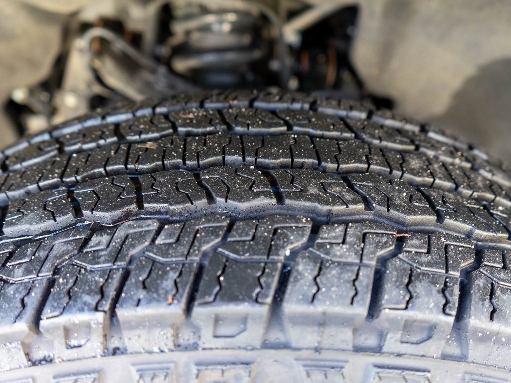 New 2025 GMC Canyon Elevation w/ Convenience Package image 28