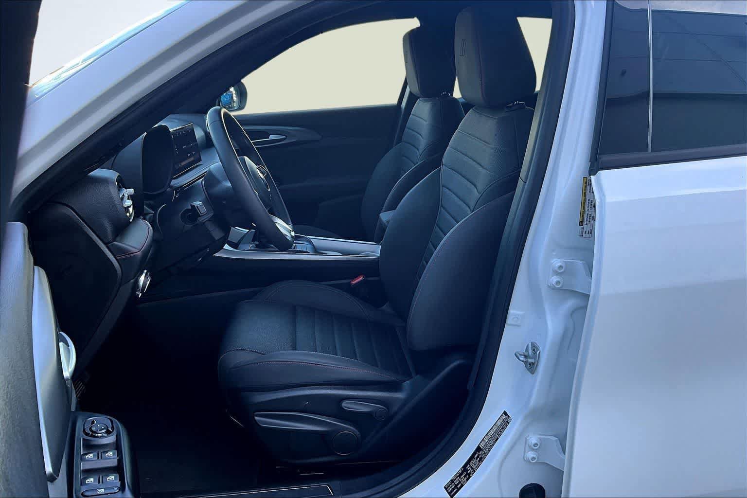 Used 2024 Dodge Hornet GT w/ Cold Weather Group image 11