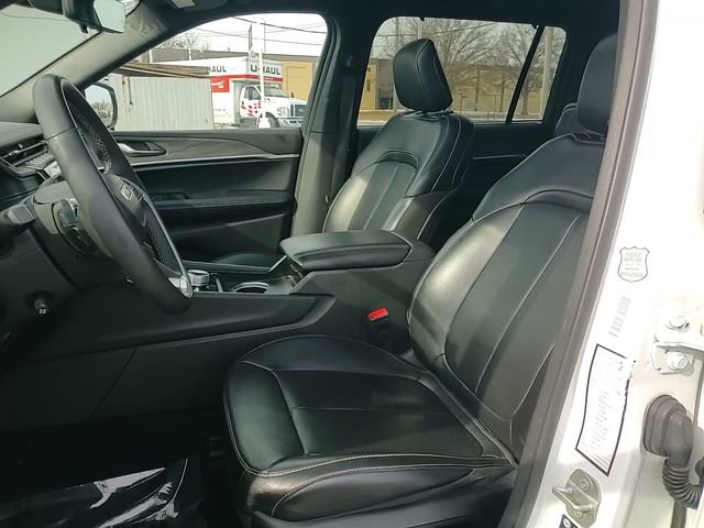 Used 2024 Jeep Grand Cherokee L Limited w/ Luxury Tech Group II image 8