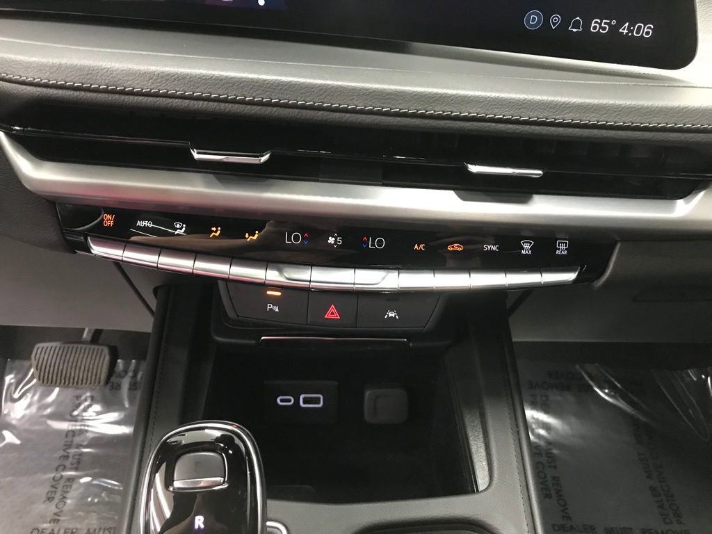 Used 2025 Cadillac XT4 Premium Luxury image 20