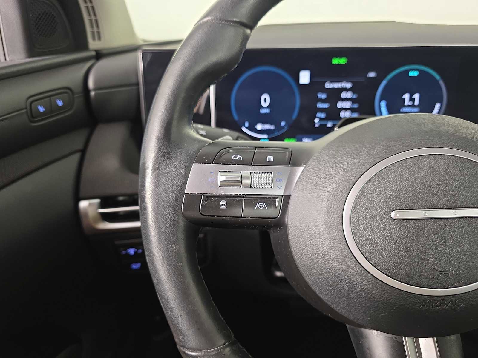 Used 2025 Hyundai Tucson Limited image 19