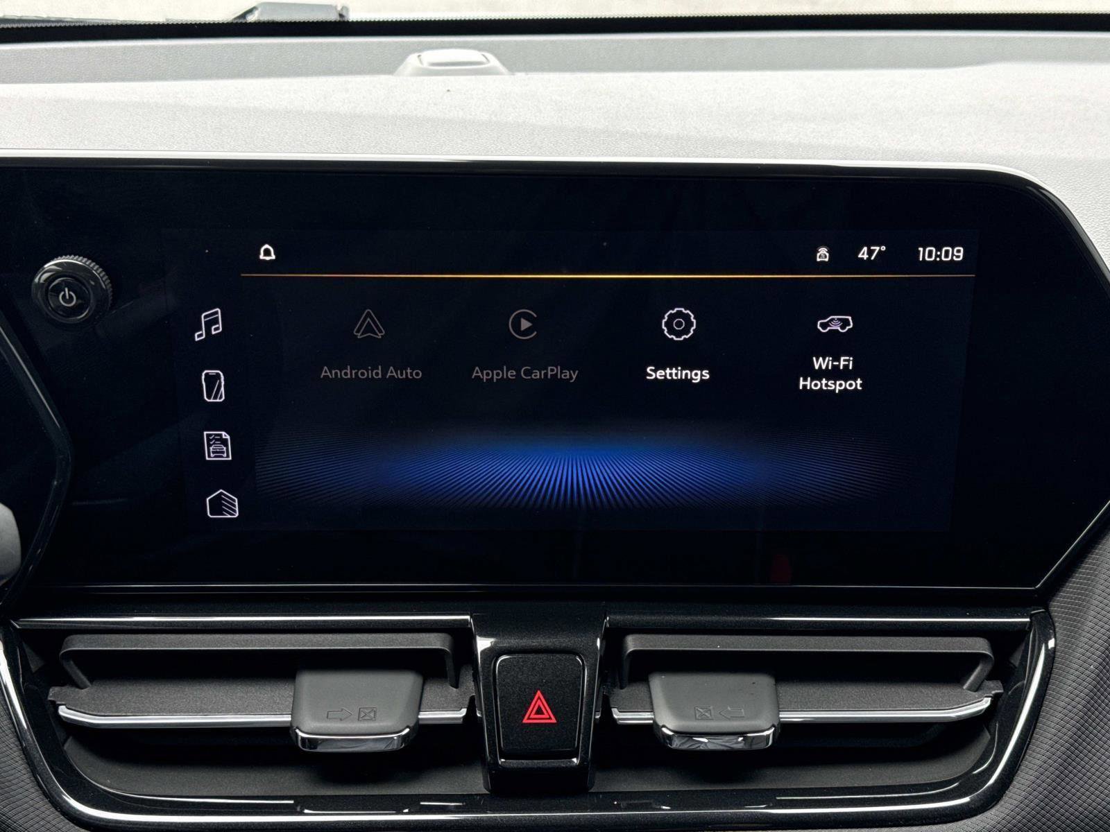 Used 2025 Chevrolet TrailBlazer RS w/ Driver Confidence Package image 3