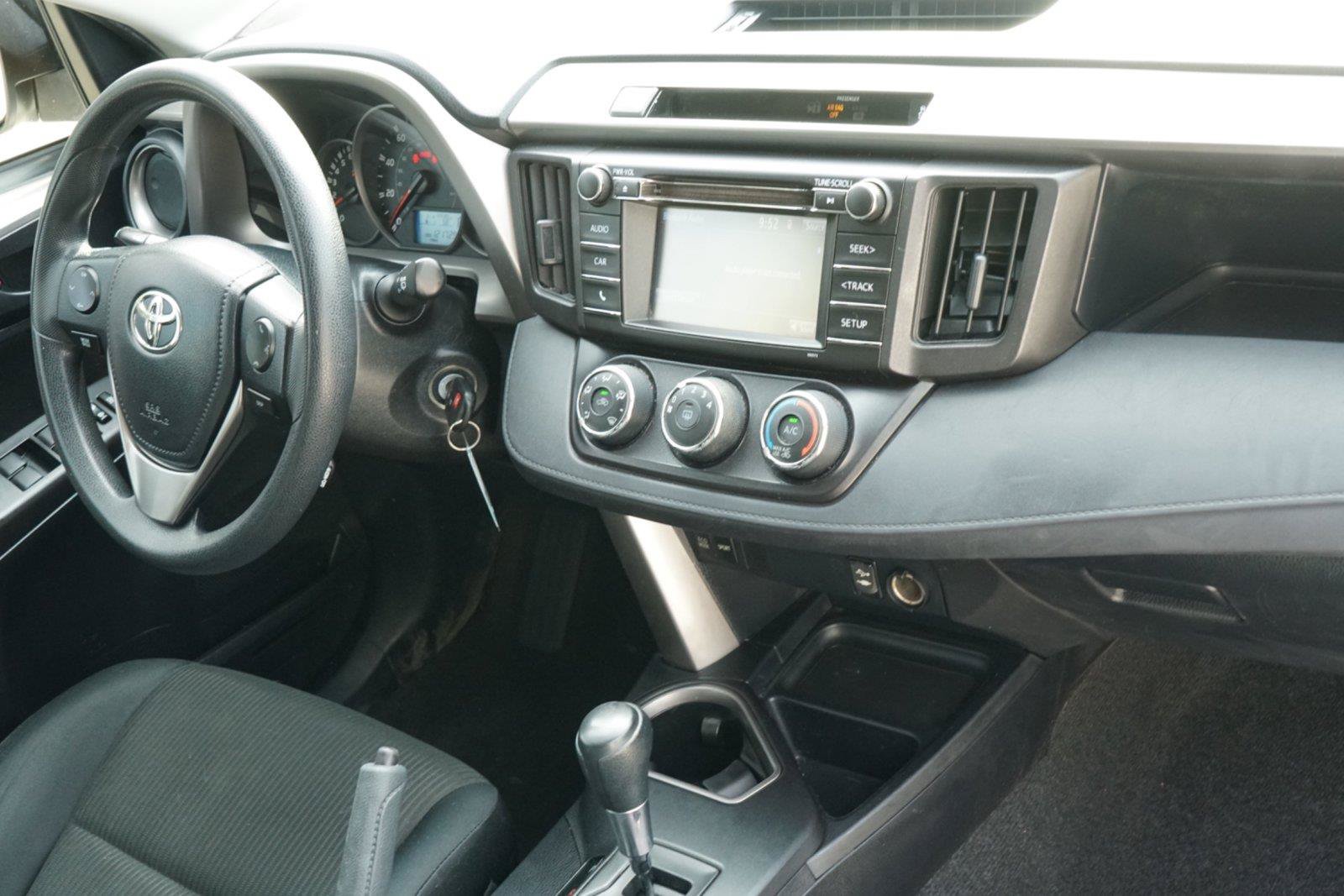 Used 2016 Toyota RAV4 LE FWD image 26