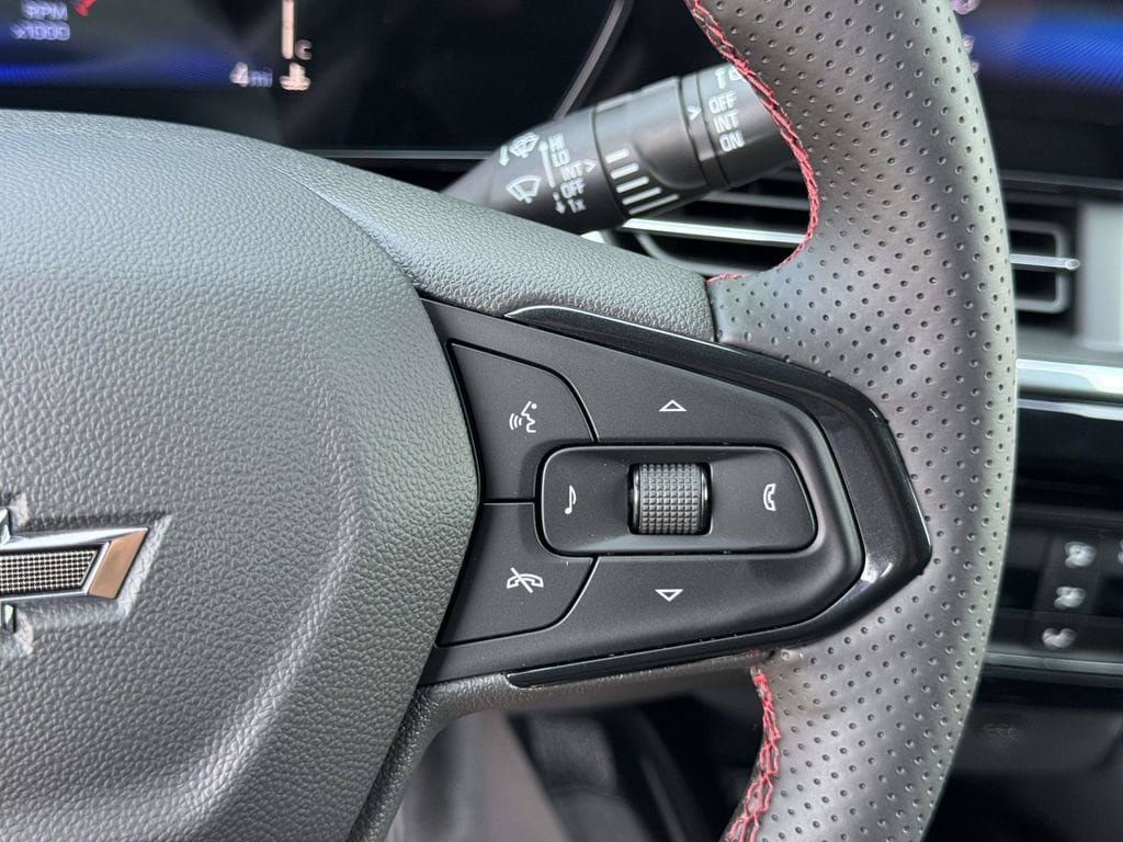 New 2026 Chevrolet Trax RS w/ Sunroof Package FWD image 12