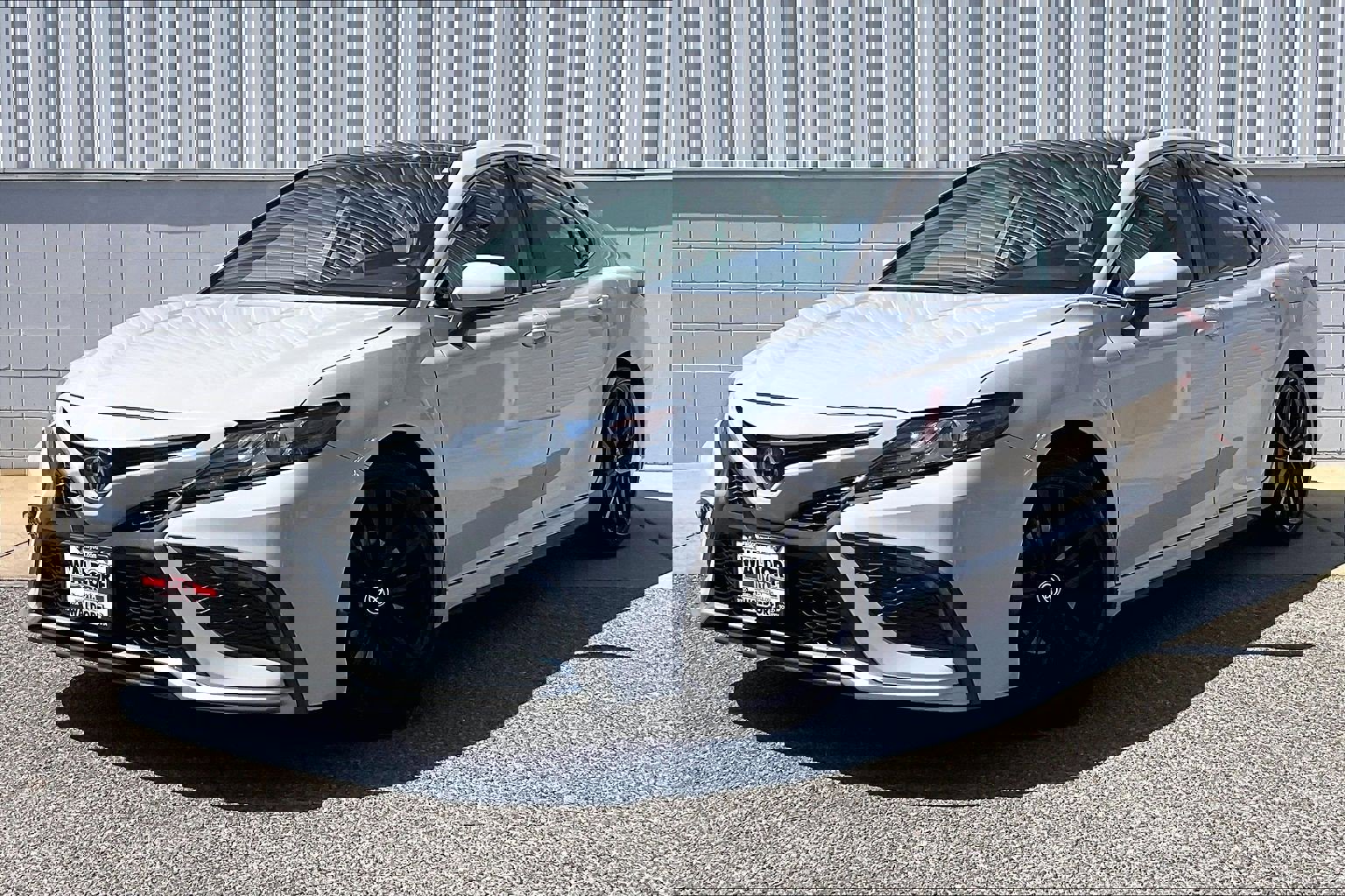 Used 2023 Toyota Camry XSE image 2