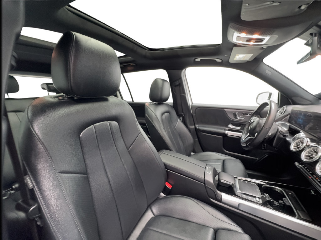 Used 2022 Mercedes-Benz EQB 300 4MATIC image 33