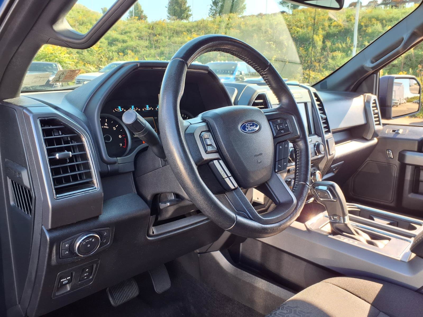 Used 2018 Ford F150 XLT w/ Equipment Group 302A Luxury AWD/4WD image 12
