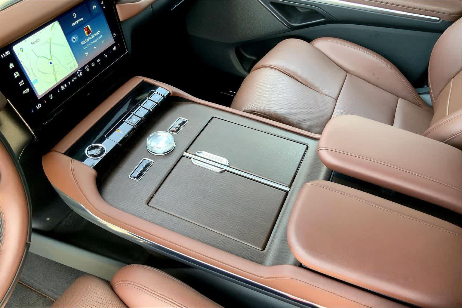 Used 2025 Lincoln Navigator Reserve AWD/4WD image 15