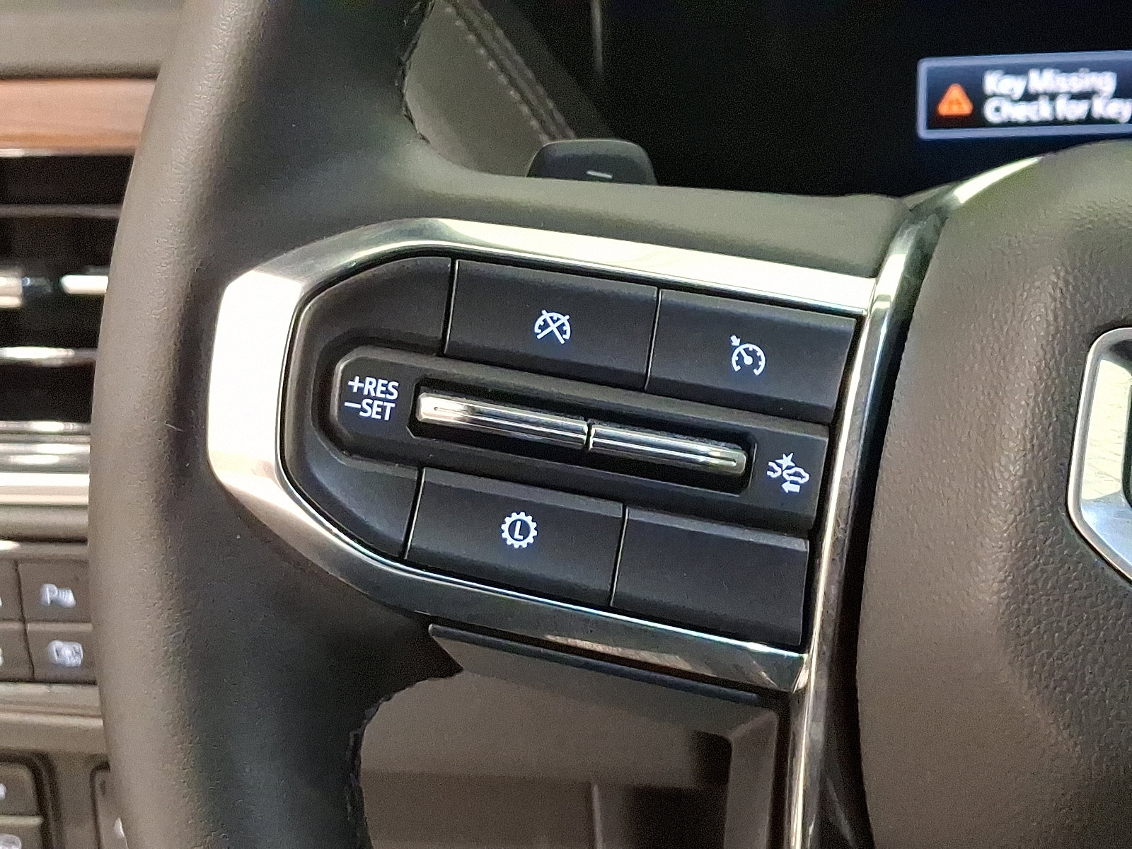 Used 2025 GMC Yukon Denali image 22