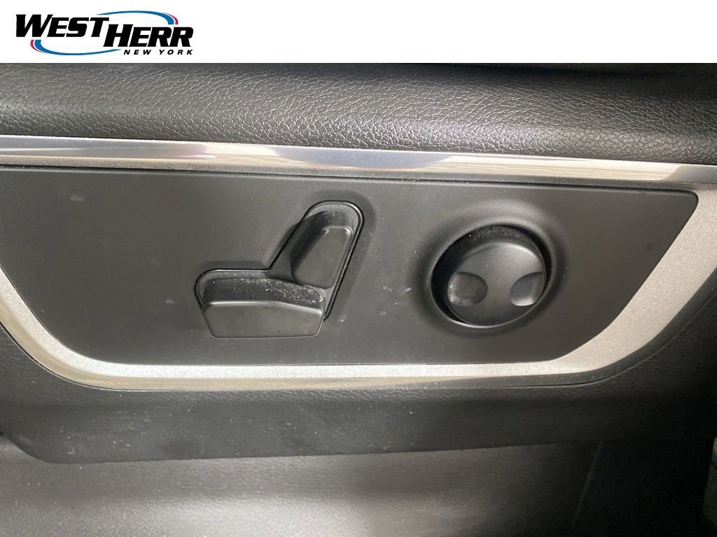 Used 2023 RAM 1500 Laramie AWD/4WD image 12