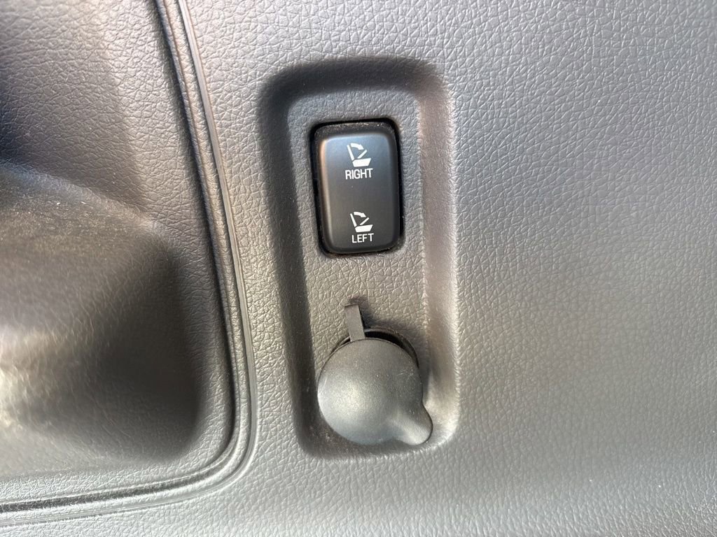 Used 2013 Ford Edge SEL image 17