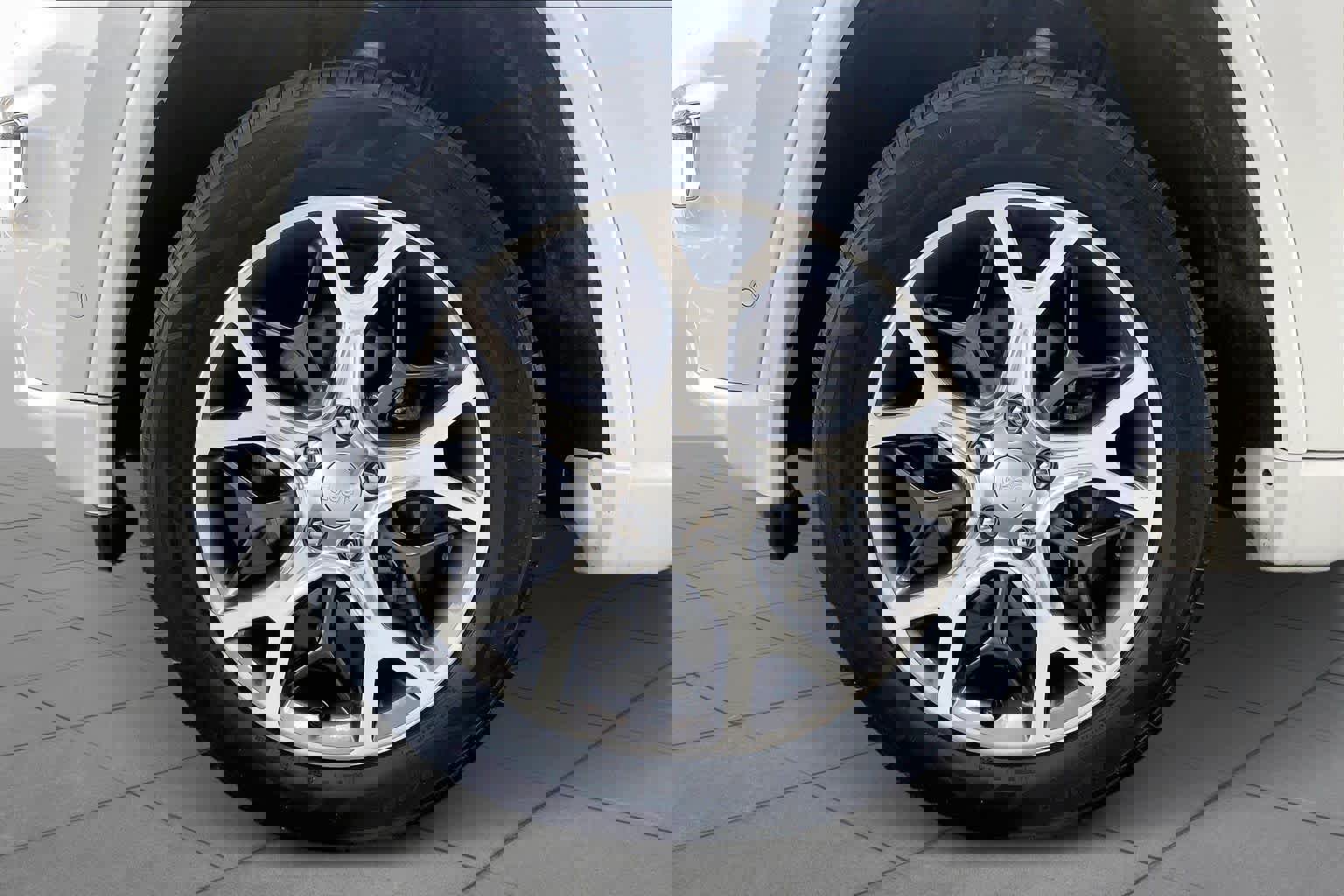 Used 2020 Jeep Grand Cherokee Overland image 10