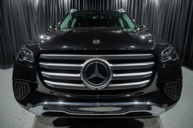 Certified 2026 Mercedes-Benz GLS 450 4MATIC image 2