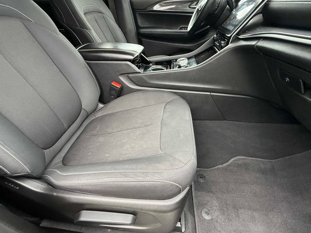 Used 2022 Jeep Grand Cherokee L Laredo w/ Luxury Tech Group I AWD/4WD image 20