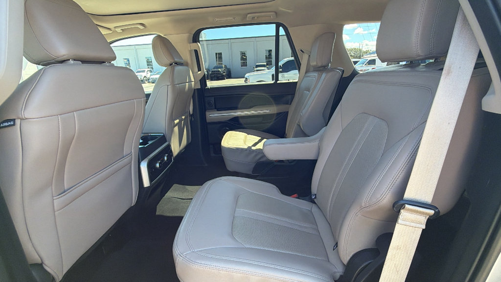Used 2024 Ford Expedition Limited AWD/4WD image 24