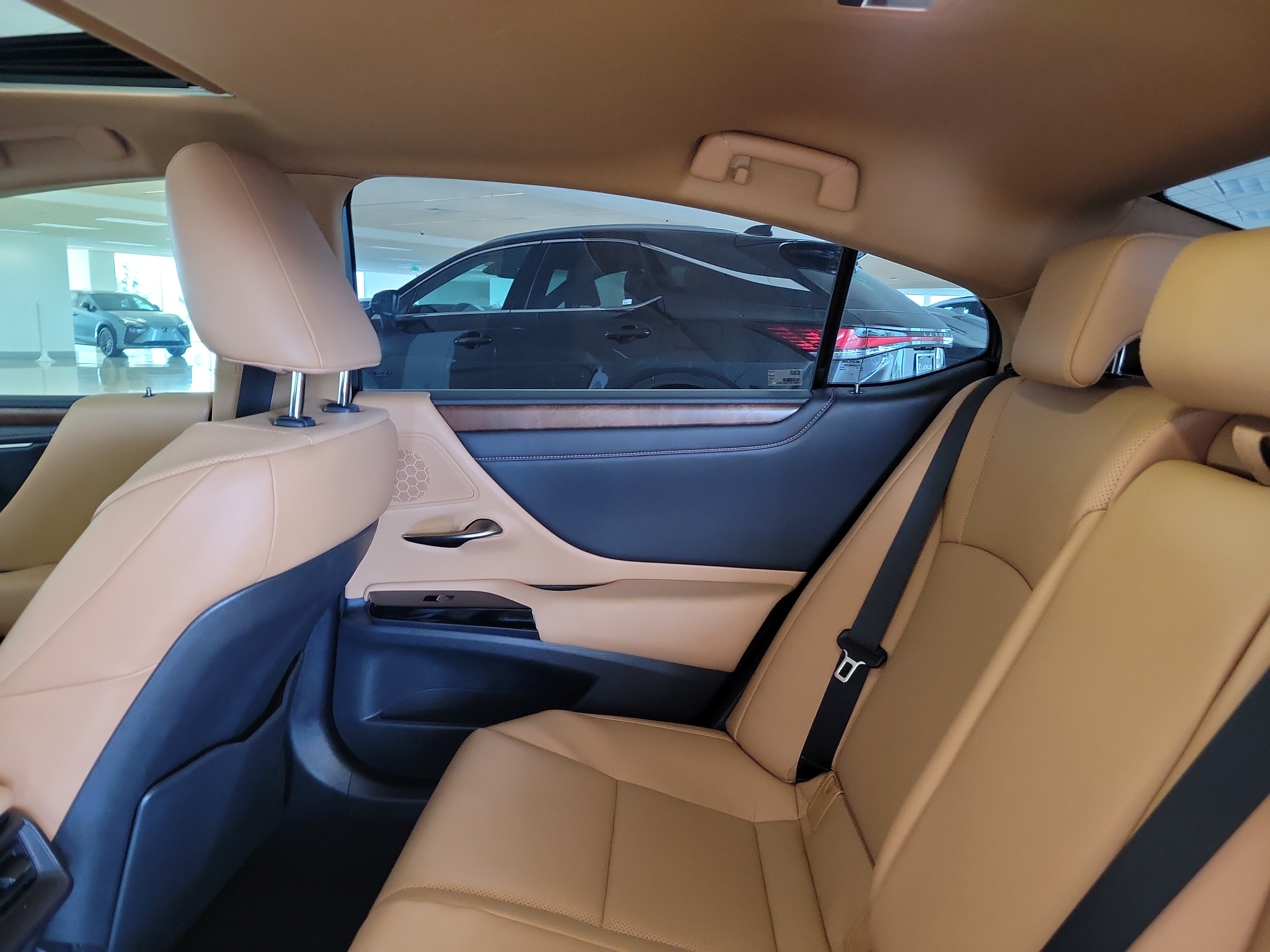 Used 2024 Lexus ES 250 w/ Premium Package AWD/4WD image 15