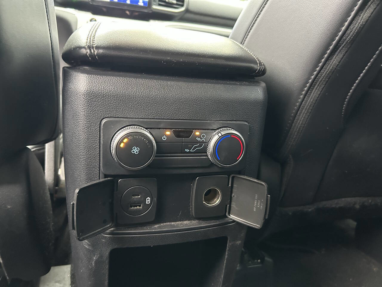 Used 2021 Ford Explorer XLT w/ Equipment Group 202A image 26