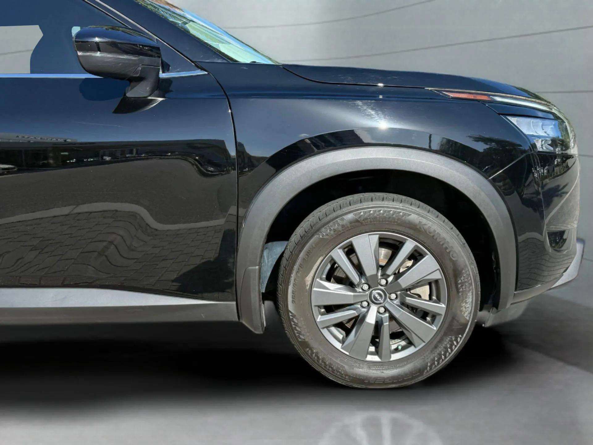 Used 2024 Nissan Pathfinder SV image 9